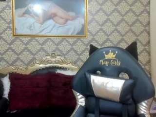Naughty-antonella nude and sexy before cam for live chat