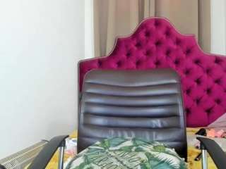 Ninadee nude and sexy before cam for live chat