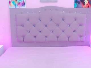 Orianita nude and sexy before cam for live chat