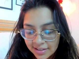 Valerieelliot nude and sexy before cam for live chat