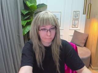 AlanaDreamy nude and sexy before cam for live chat