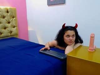 Anamariaa nude and sexy before cam for live chat