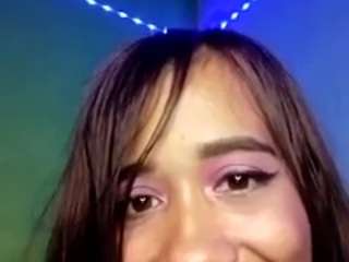 Annie Well nude and sexy before cam for live chat