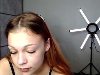 Anniefeel nude and sexy before cam for live chat