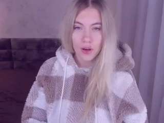 CameliaJackson nude and sexy before cam for live chat