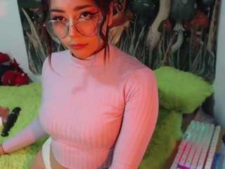 Jaadee18 nude and sexy before cam for live chat