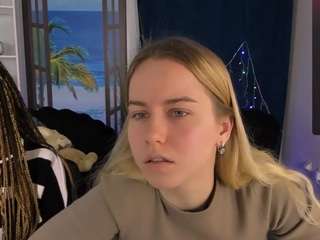 Mary-mooore nude and sexy before cam for live chat