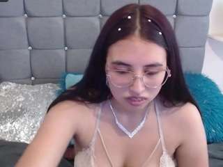 MIIA-SCOTT nude and sexy before cam for live chat