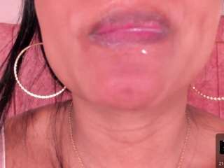 Nicol Black nude and sexy before cam for live chat