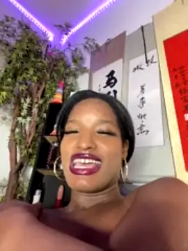 NicoleCocksXXX nude stripping on cam for live sex video chat