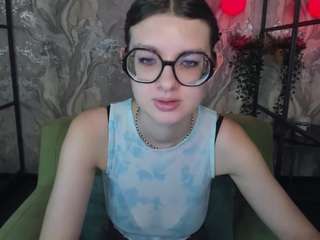RubyTwinkle nude and sexy before cam for live chat