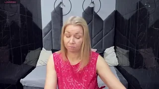 Annie_Light nude stripping on cam for live sex video chat