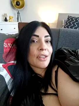 AryaSummers nude stripping on cam for live sex video chat