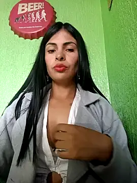 Astrid– nude stripping on cam for live sex video chat