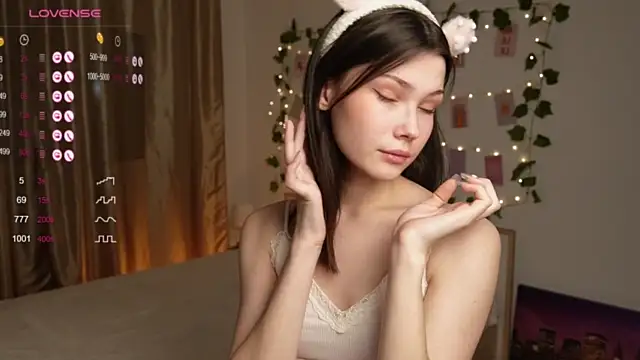 bitsy_pixel nude stripping on cam for live sex video chat
