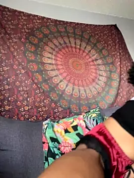 brownskingirll nude stripping on cam for live sex video chat