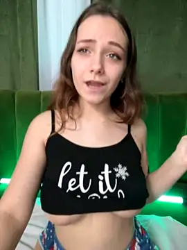 CyberMia nude stripping on cam for live sex video chat
