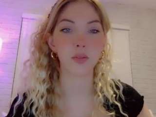 Demontrixx nude and sexy before cam for live chat