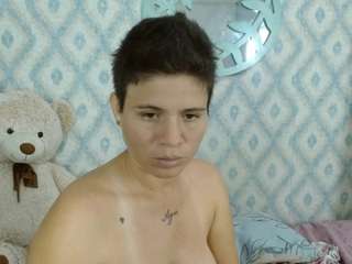 Diana-Banks nude and sexy before cam for live chat