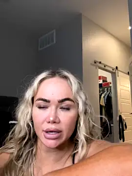 ElenaErickson nude stripping on cam for live sex video chat
