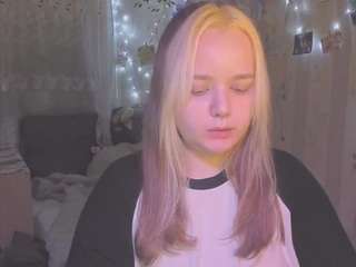 EvaAnte nude and sexy before cam for live chat