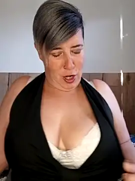 Evalibertinesexy nude stripping on cam for live sex video chat