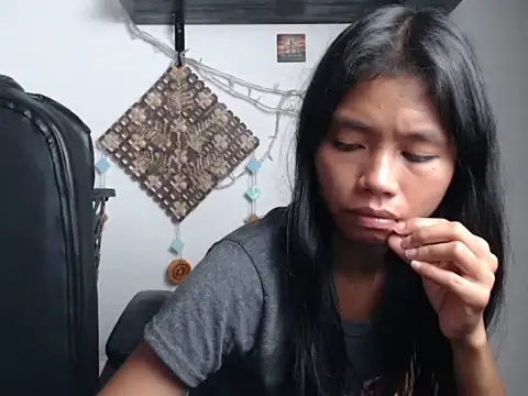 funnylittleone nude stripping on cam for live sex video chat