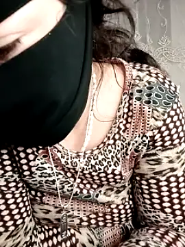 Hanan777BigASS nude stripping on cam for live sex video chat