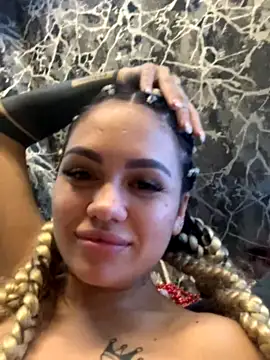 HanneAnnE nude stripping on cam for live sex video chat