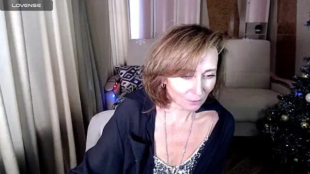 HornyMilf_777 nude stripping on cam for live sex video chat