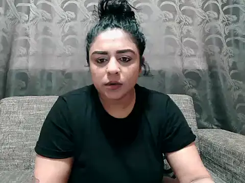indianishkq7 nude stripping on cam for live sex video chat