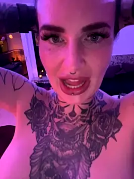 InkedBiitch nude stripping on cam for live sex video chat