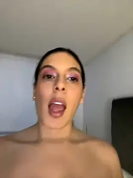 kamivolkano nude stripping on cam for live sex video chat