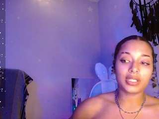 Knoty-Bunny nude and sexy before cam for live chat