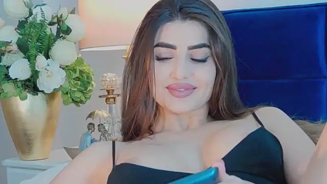 LadyFit nude stripping on cam for live sex video chat