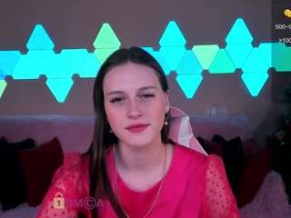 LeslieKorfs nude and sexy before cam for live chat