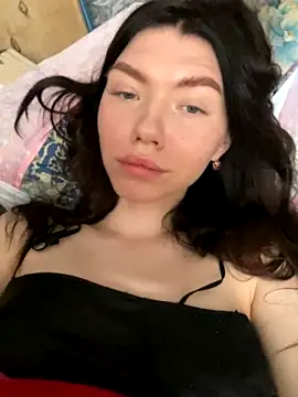 Lisaaa_Alisa nude stripping on cam for live sex video chat