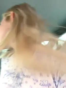 littlebitchess nude stripping on cam for live sex video chat