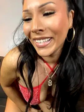 MariDeLuLu nude stripping on cam for live sex video chat