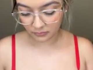 Marieeheart nude and sexy before cam for live chat