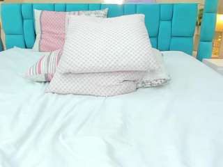 Martina pregnant nude and sexy before cam for live chat