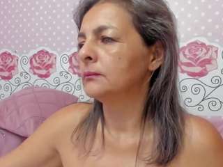 Mature-honey nude and sexy before cam for live chat