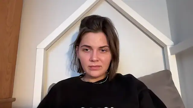 Meliassfuckslut nude stripping on cam for live sex video chat