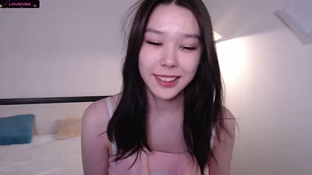 MianHelle nude stripping on cam for live sex video chat