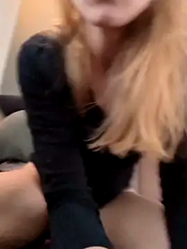 NaomiAndFriends nude stripping on cam for live sex video chat