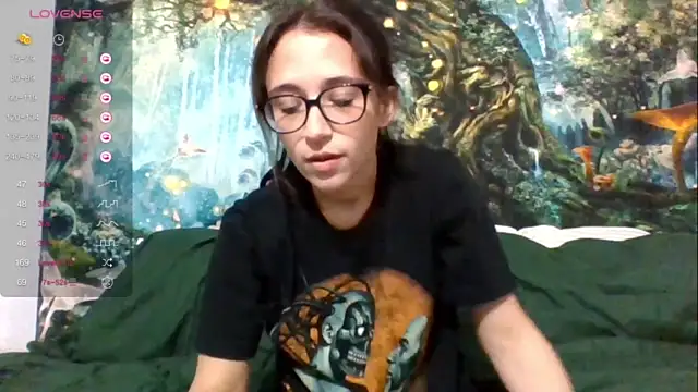 PixieLu nude stripping on cam for live sex video chat