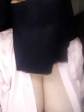Queen__reem nude stripping on cam for live sex video chat