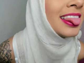 Shayleee nude and sexy before cam for live chat