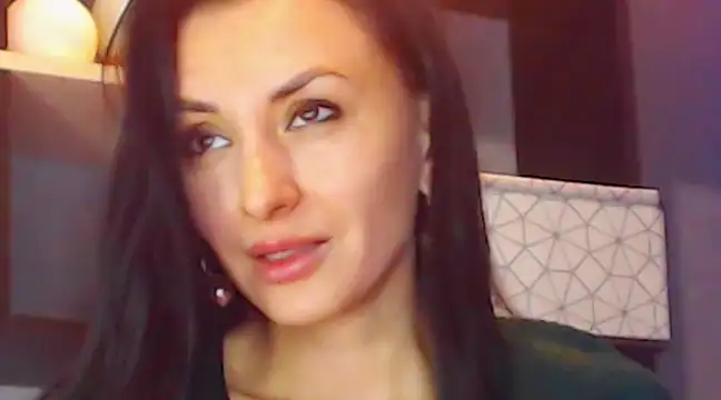 Siaconna nude stripping on cam for live sex video chat