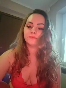 Sweet–milf nude stripping on cam for live sex video chat